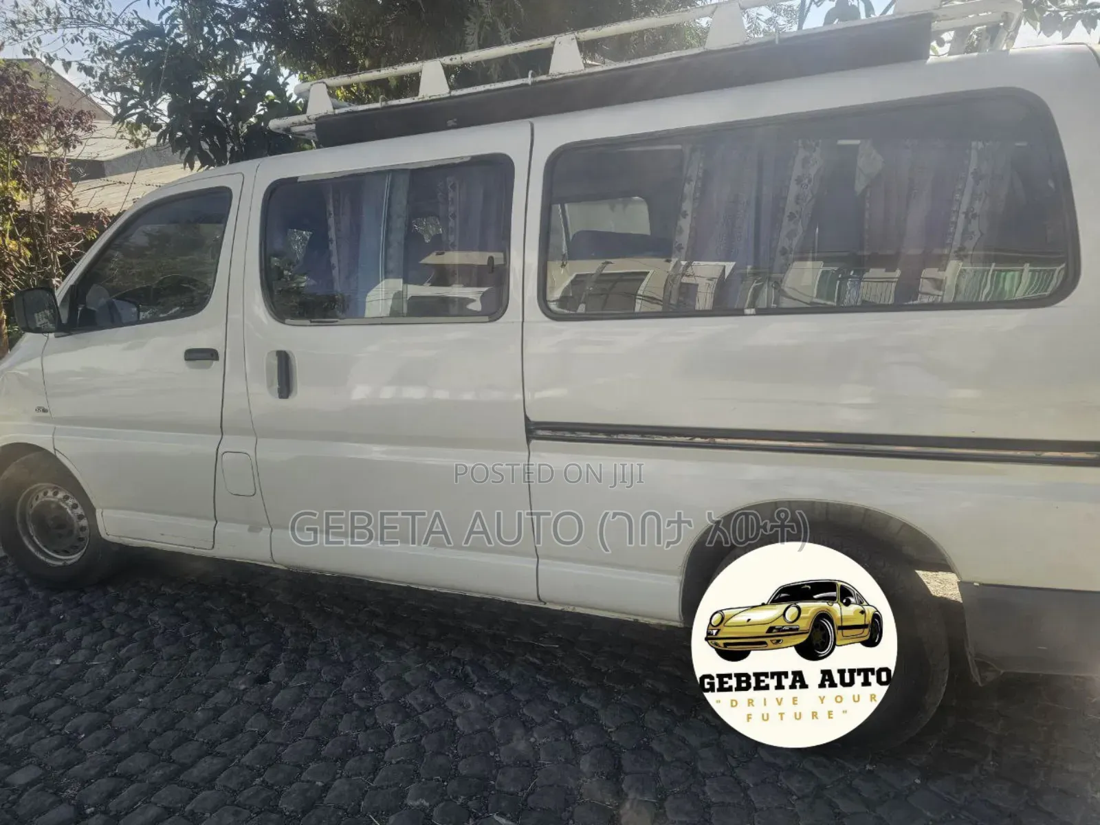 Toyota HiAce Siyaya 2004 White