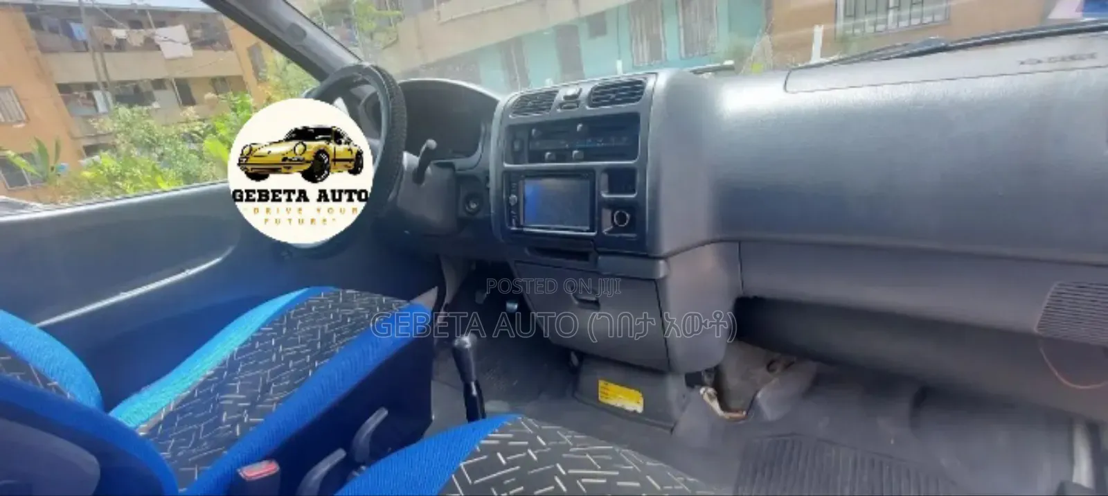 Toyota HiAce Siyaya 2004 White