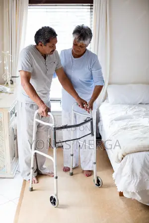 Medical Walker喝standing From a Seated Position虹walker