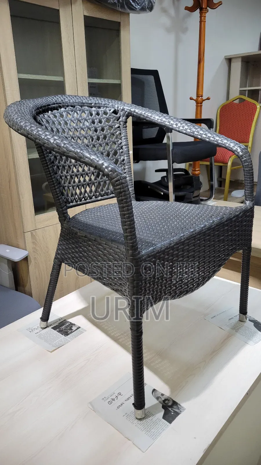 የካፌ ወንበር አይነበጎ