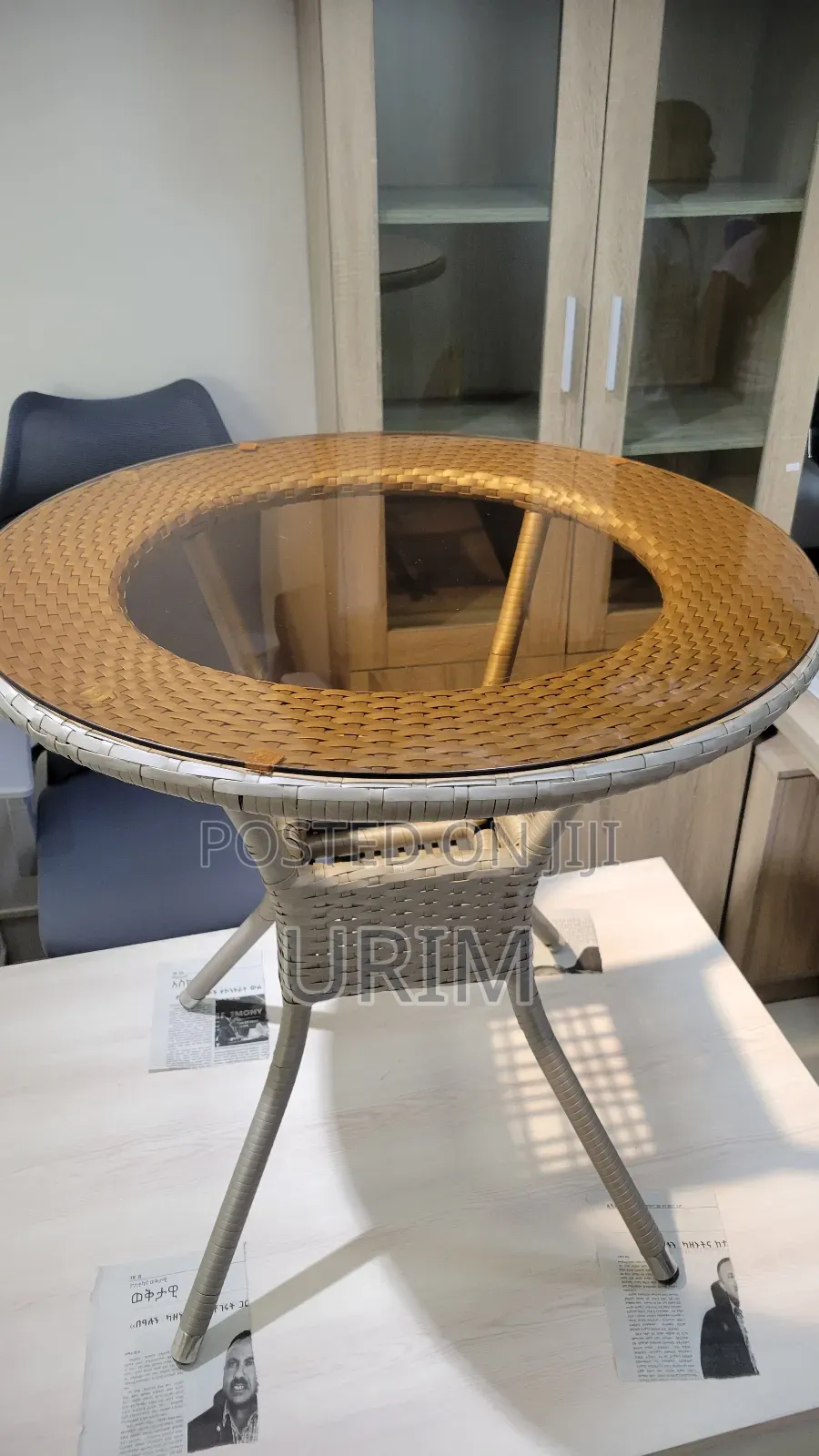 የካፌ ጠረንጴዛ አይነበጎ