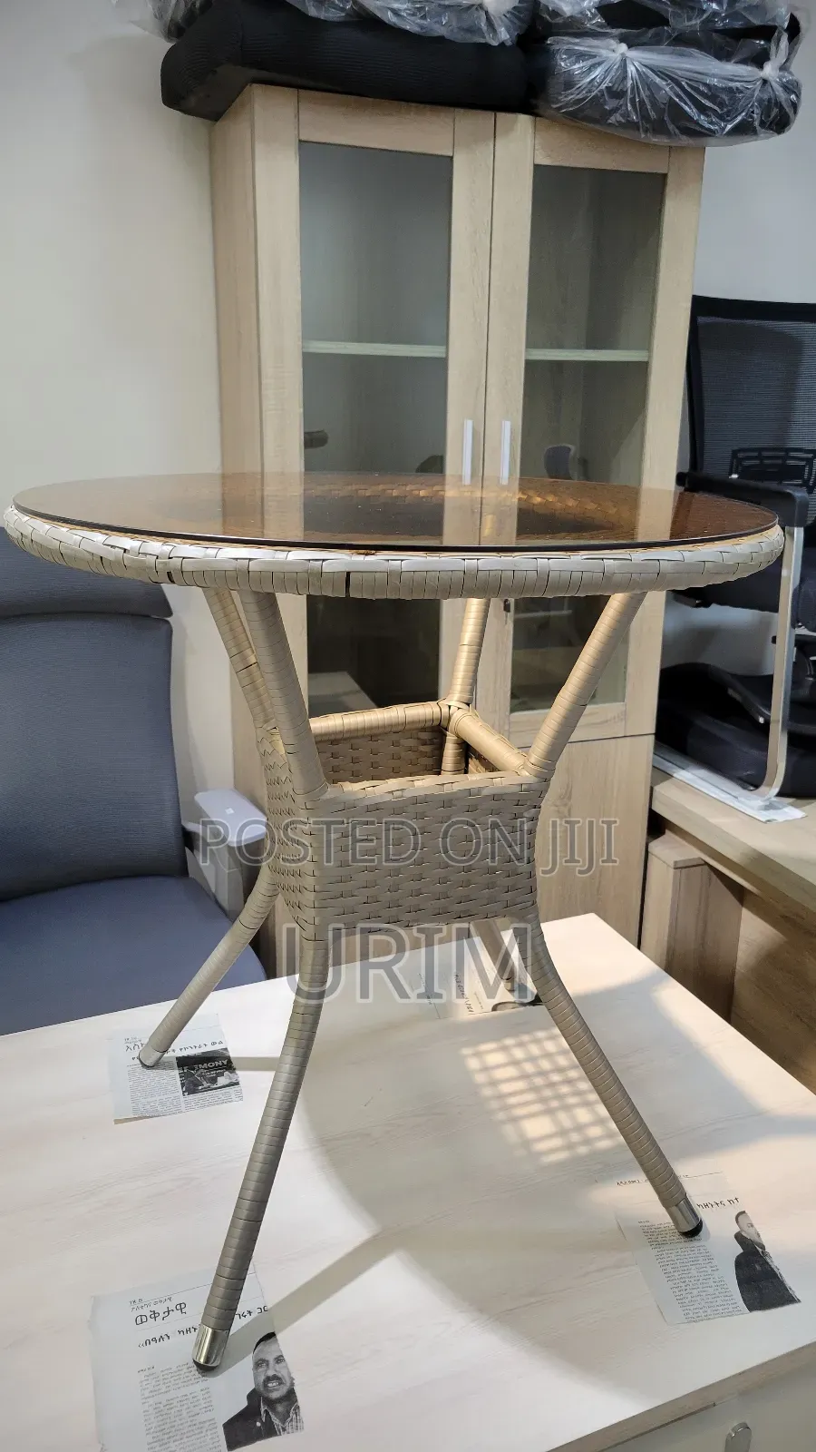 የካፌ ጠረንጴዛ አይነበጎ