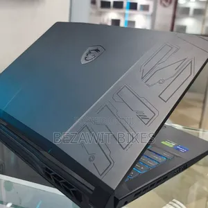 New Laptop MSI Crosshair 15 B12U 16GB Intel Core I7 SSD 1T