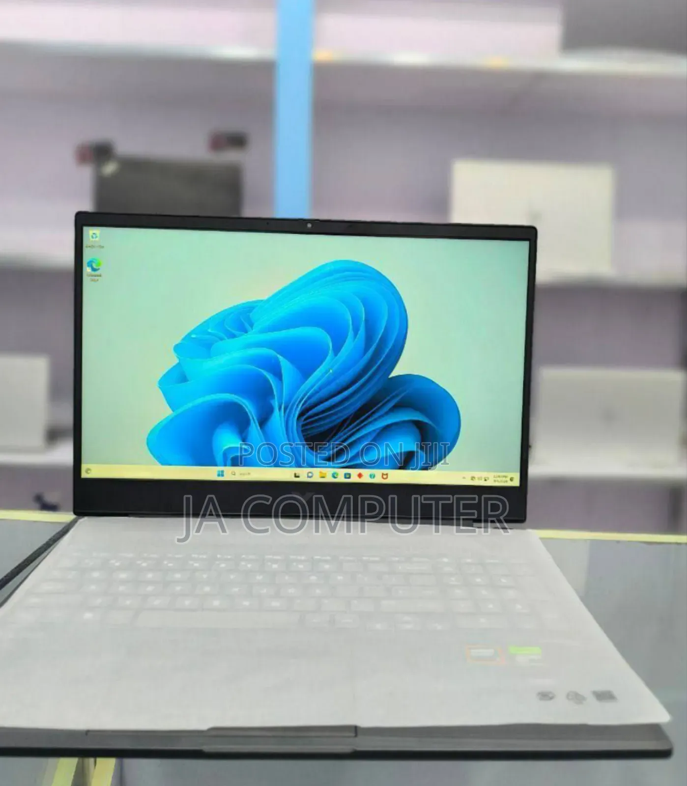 New Laptop HP Victus 16 16GB AMD Ryzen 7 SSD 1T