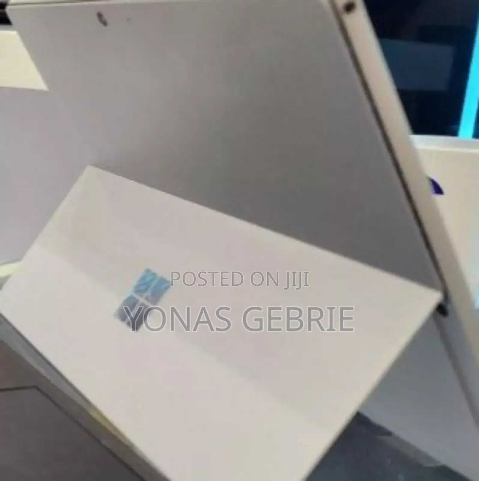 New Laptop Microsoft Surface Pro 7 8GB Intel Core I7 SSD 256GB