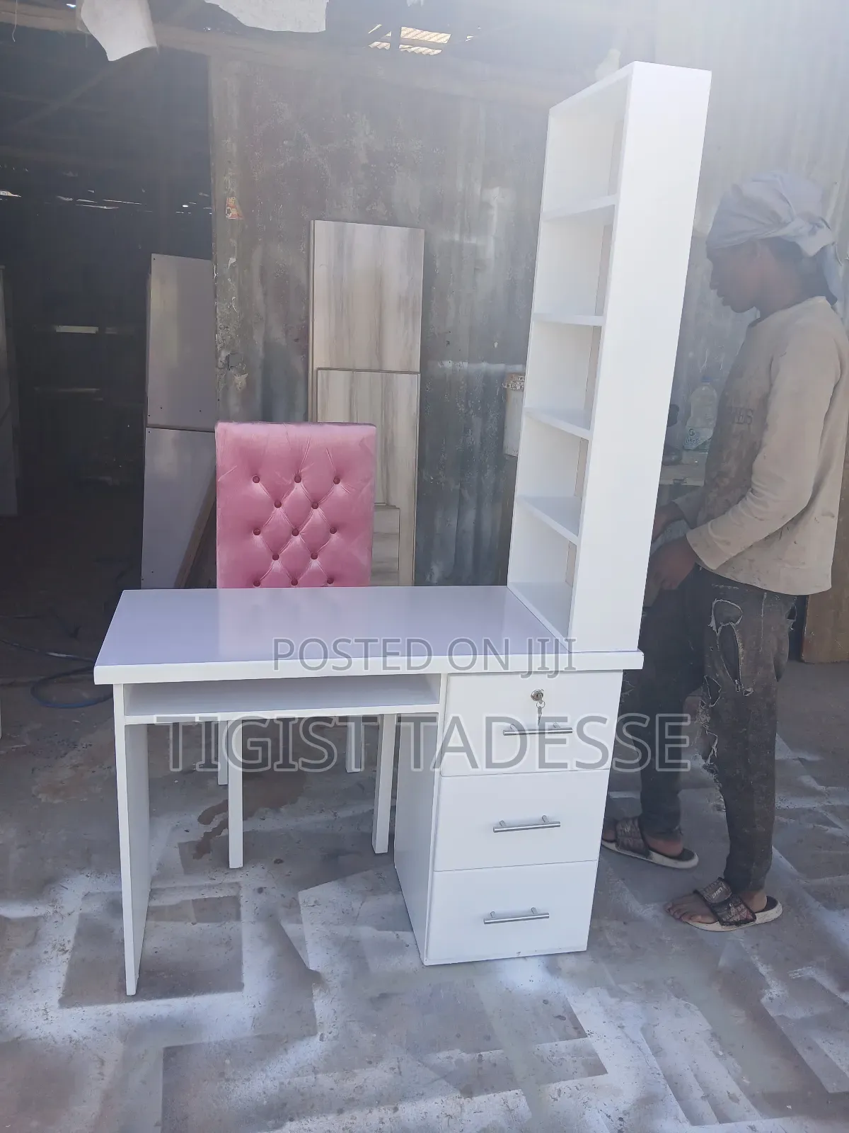 ለጥፍር ቤት የሚሆኑ እቃዎች Furniture for Beauty Salon Chair and Table