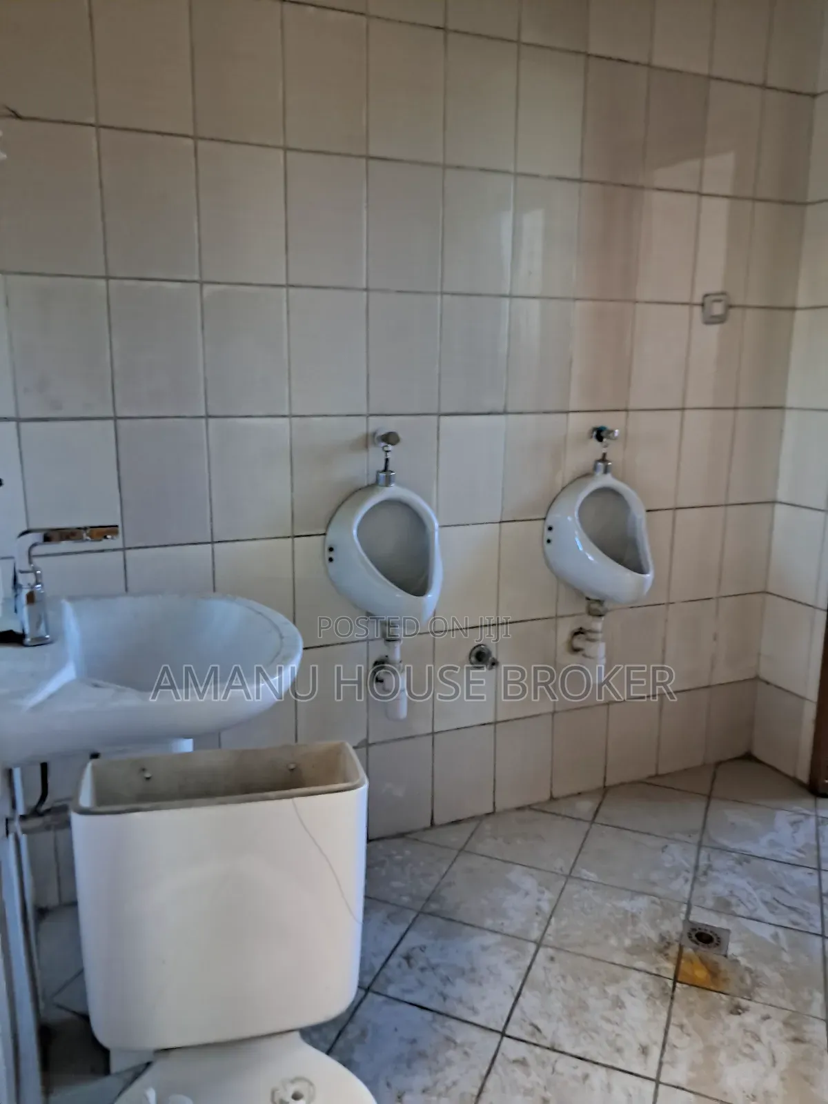 አስቸኳይ የሚከራይ ቢሮ 1ኛ እና 2ኛ ፎቅ 500ካሜ