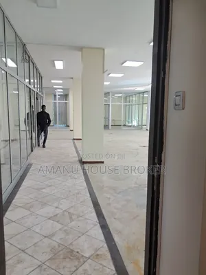 አስቸኳይ የሚከራይ ቢሮ 1ኛ እና 2ኛ ፎቅ 500ካሜ