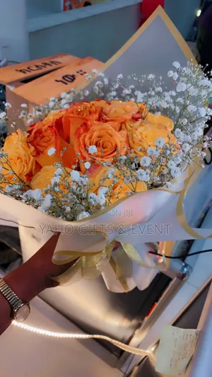 Photo - Yaho Flower $ Gift