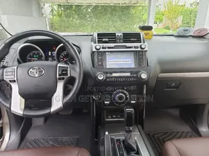 Toyota Land Cruiser 2017 Brown