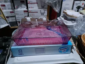 መስታወት የንጀራ ማቅረቢያ