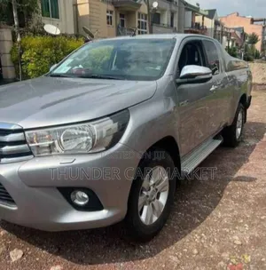 Toyota Hilux 2016 Silver