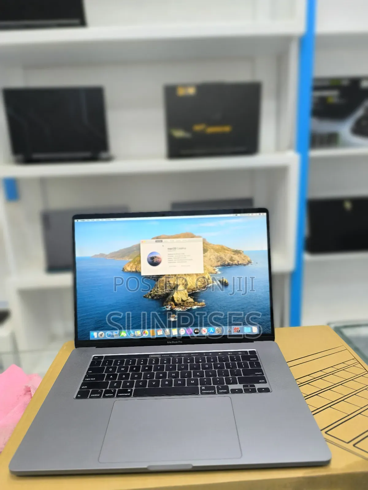 New Laptop Apple MacBook Pro 2019 16GB Intel Core I7 SSD 512GB