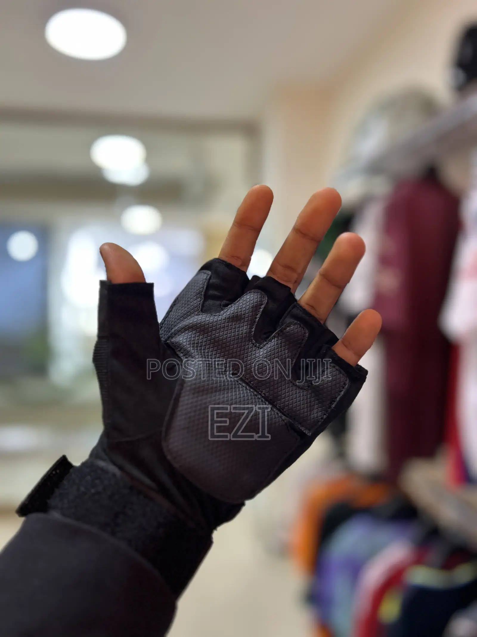 Blacked Out Gym Gloves