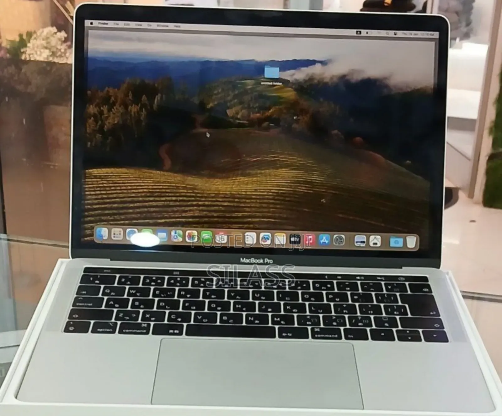 New Laptop Apple MacBook Pro 2019 8GB Intel Core I5 SSD 256GB