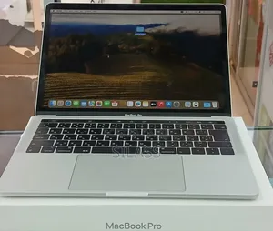 New Laptop Apple MacBook Pro 2019 8GB Intel Core I5 SSD 256GB