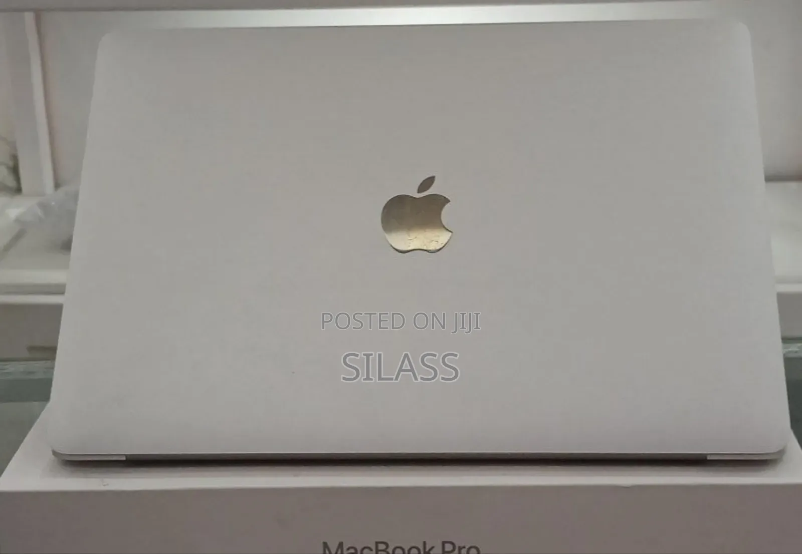 New Laptop Apple MacBook Pro 2019 8GB Intel Core I5 SSD 256GB