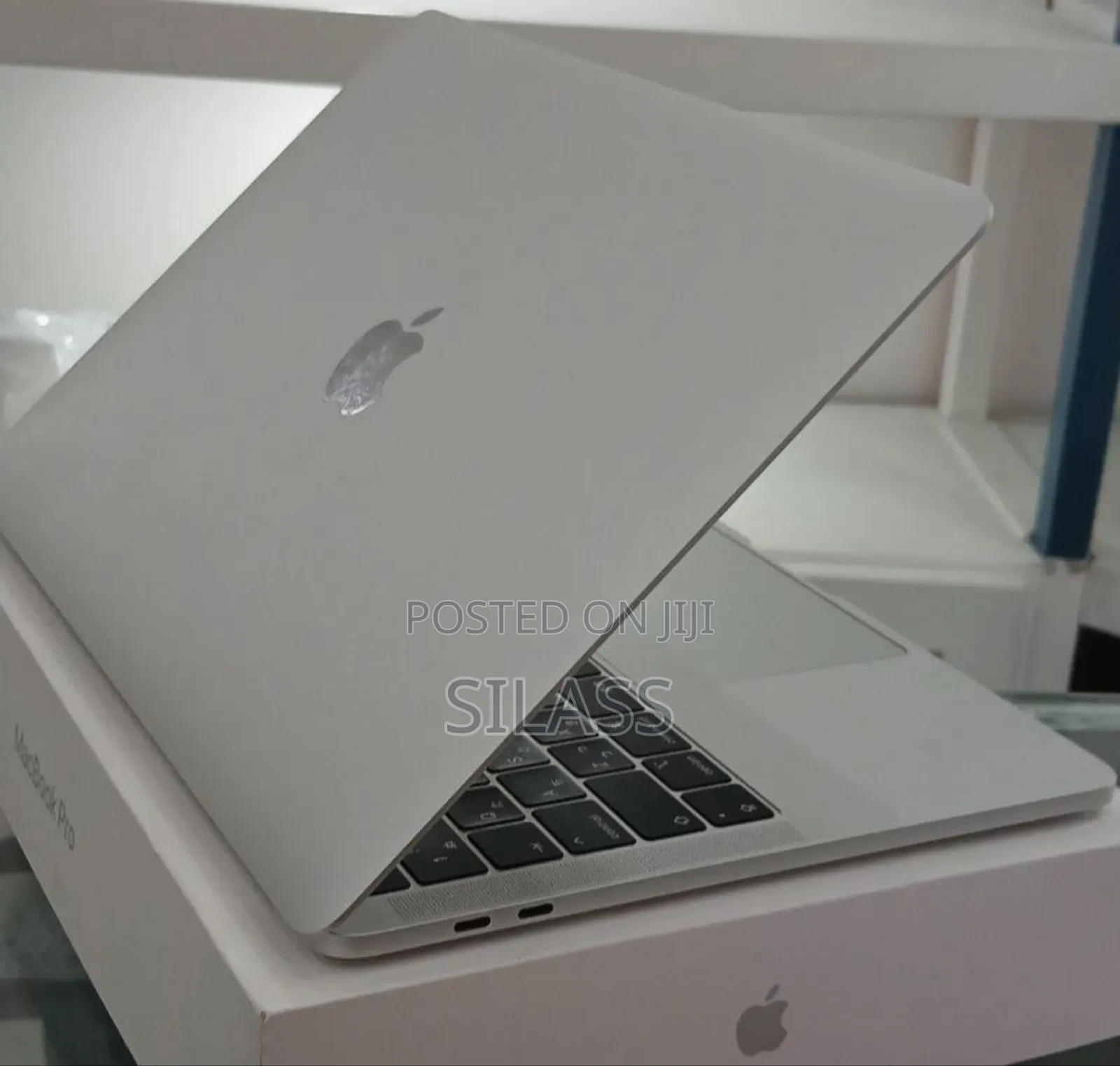 New Laptop Apple MacBook Pro 2019 8GB Intel Core I5 SSD 256GB
