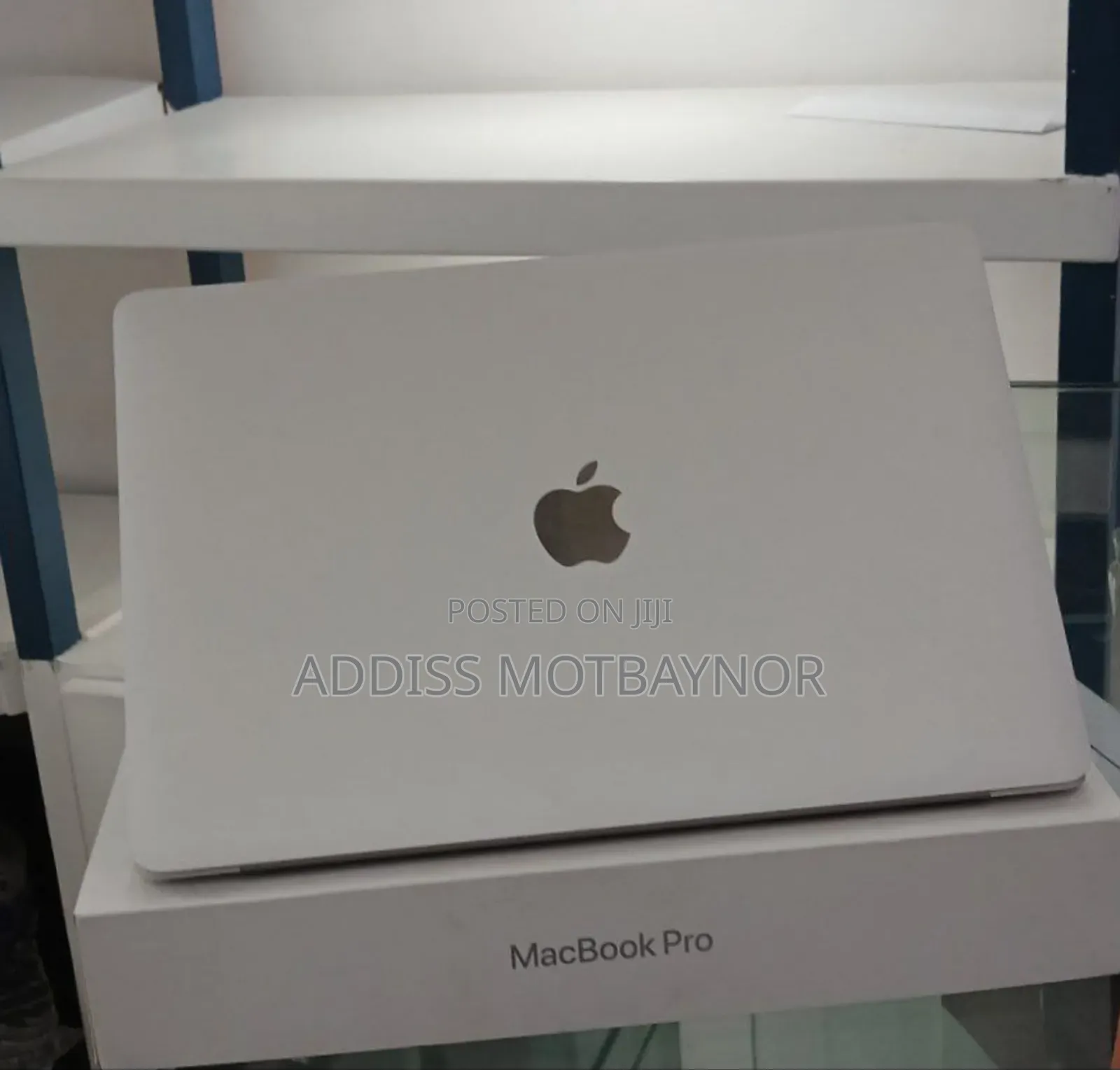 New Laptop Apple MacBook Pro 2019 8GB Intel Core I5 SSD 512GB
