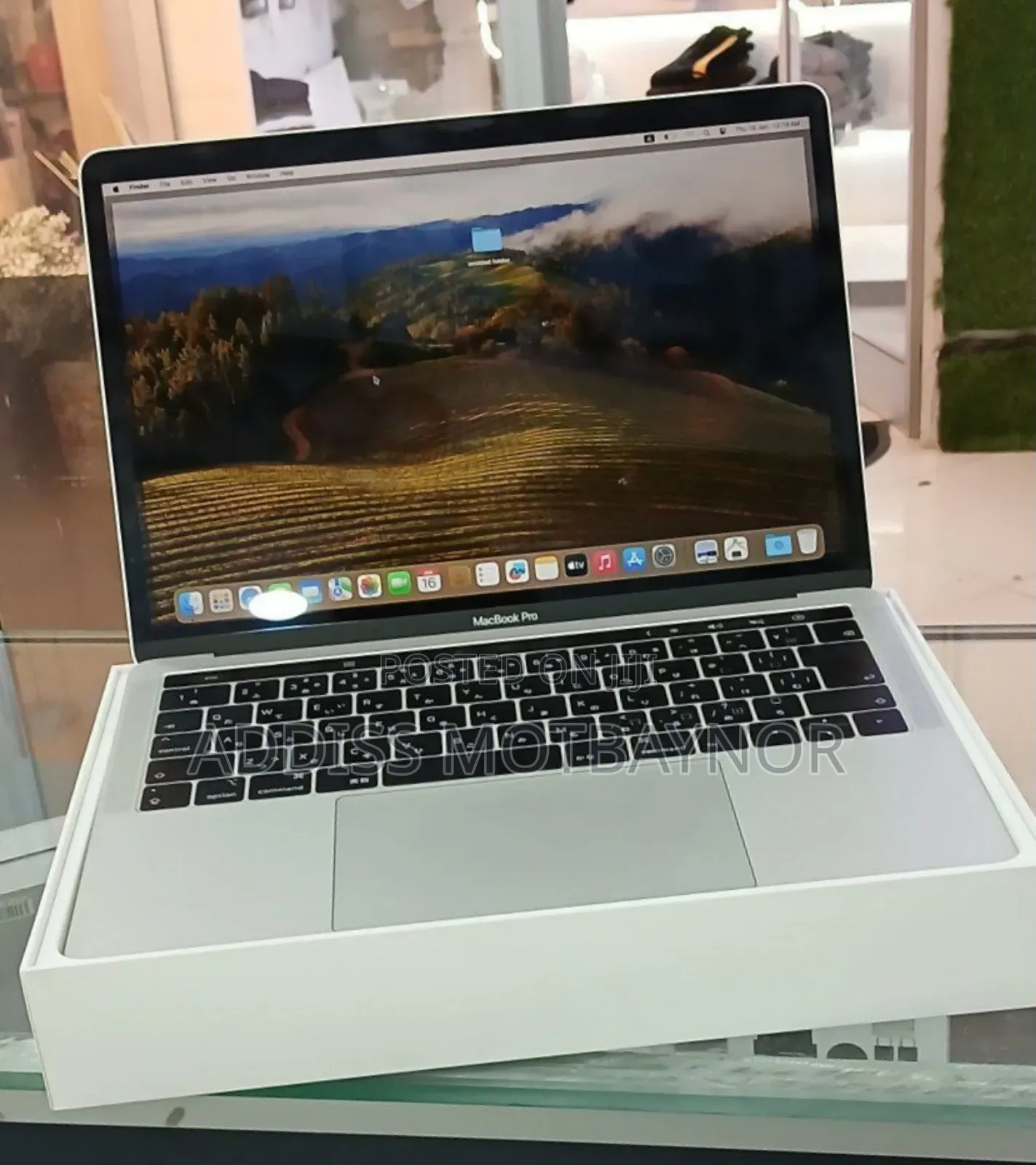 New Laptop Apple MacBook Pro 2019 8GB Intel Core I5 SSD 512GB