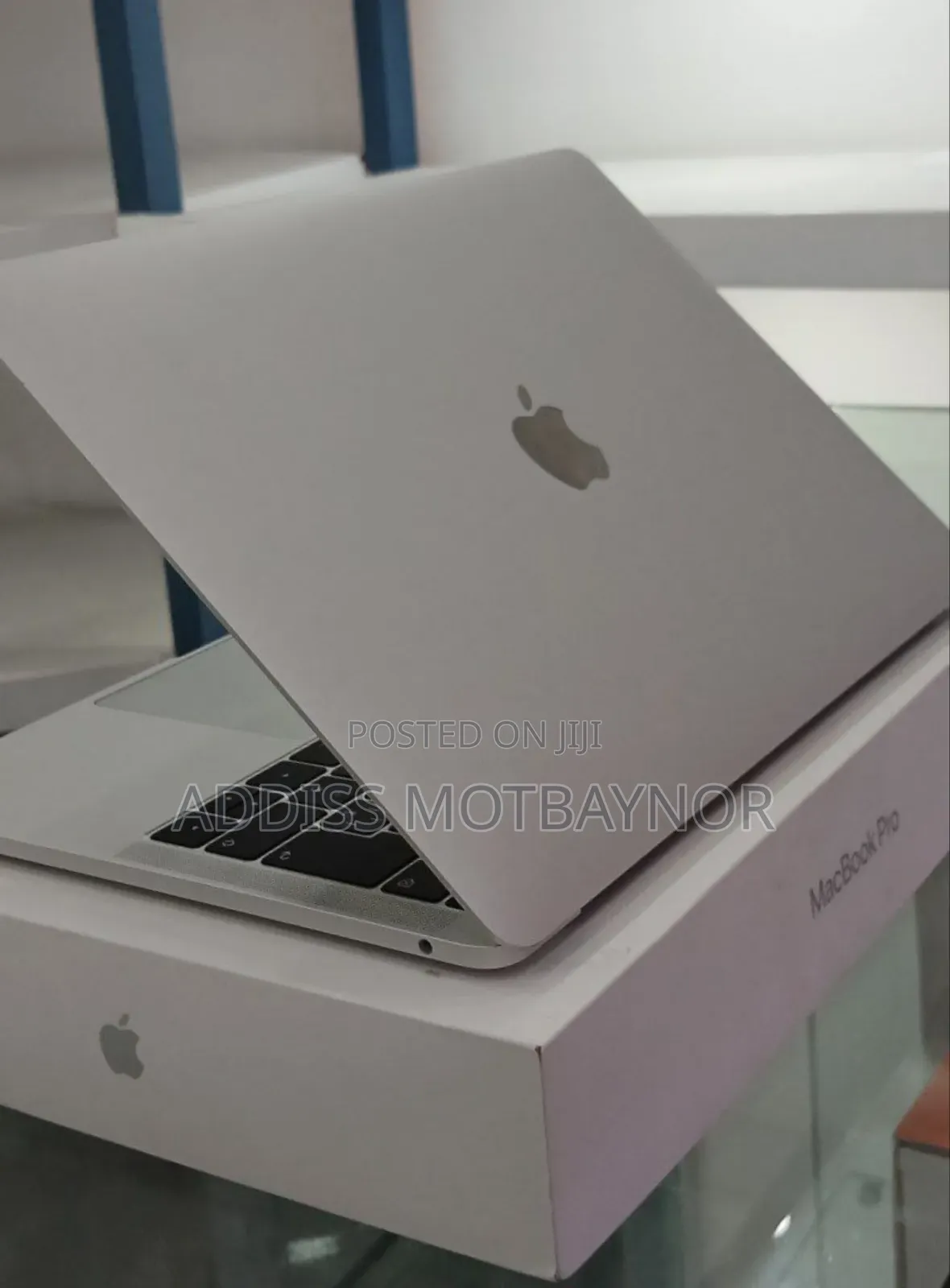 New Laptop Apple MacBook Pro 2019 8GB Intel Core I5 SSD 512GB