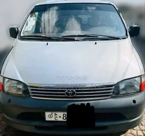 Photo - Toyota HiAce 2006 Silver