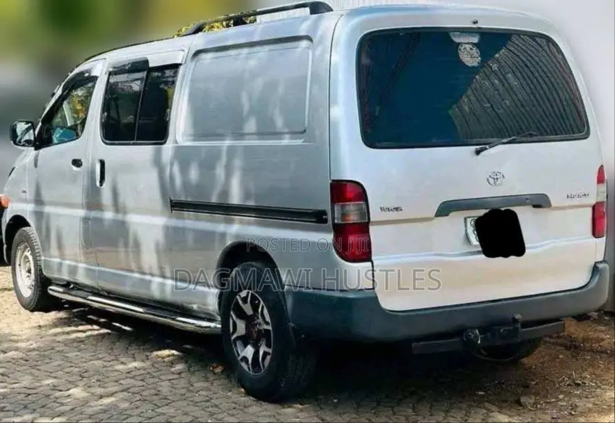 Toyota HiAce 2006 Silver