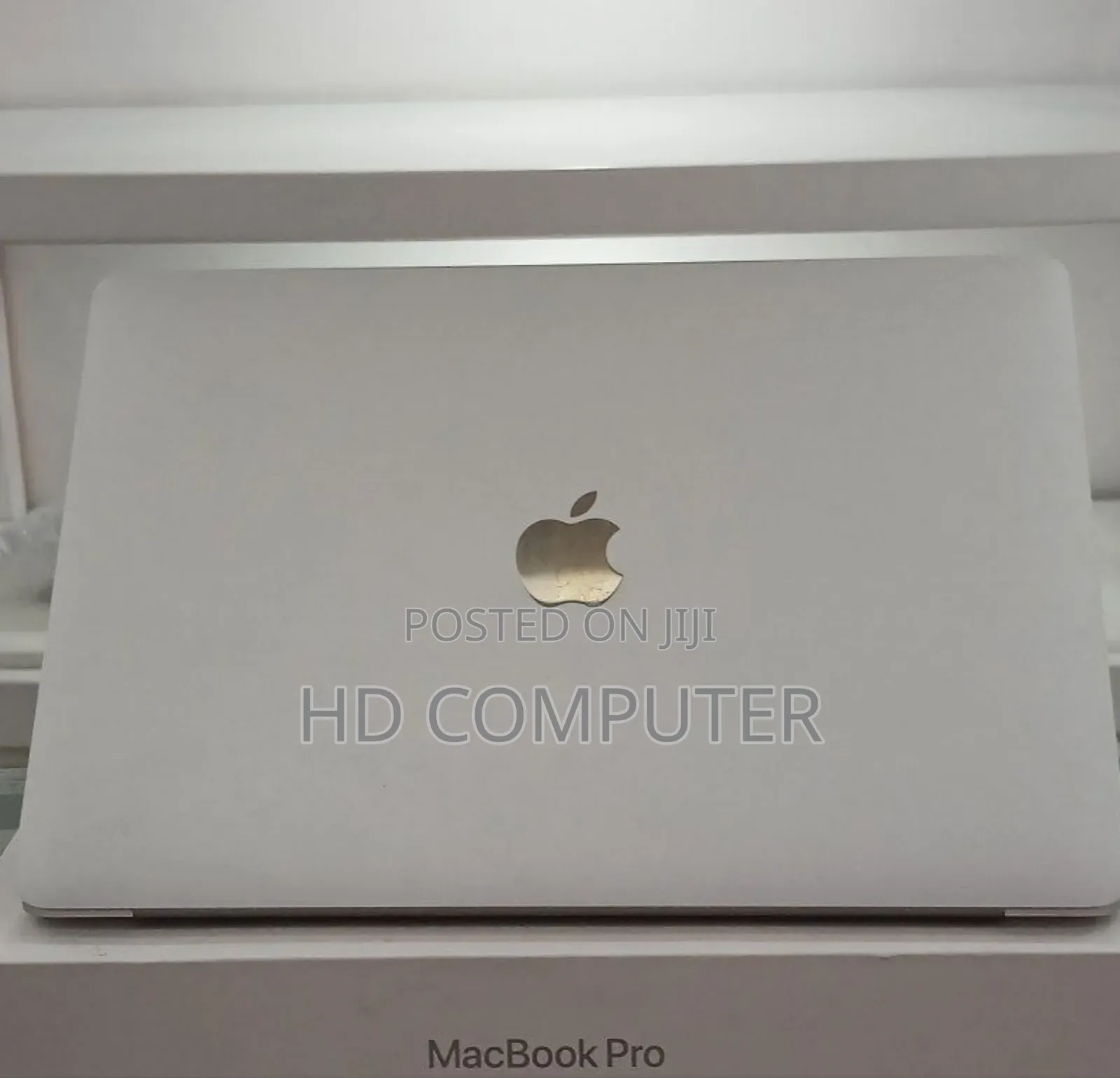 New Laptop Apple MacBook Pro 2019 8GB Intel Core I5 SSD 256GB