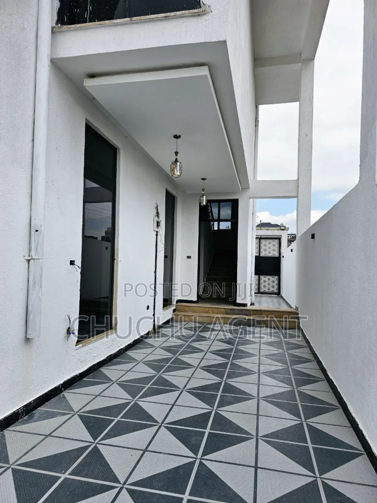 5bdrm House in Bole for sale