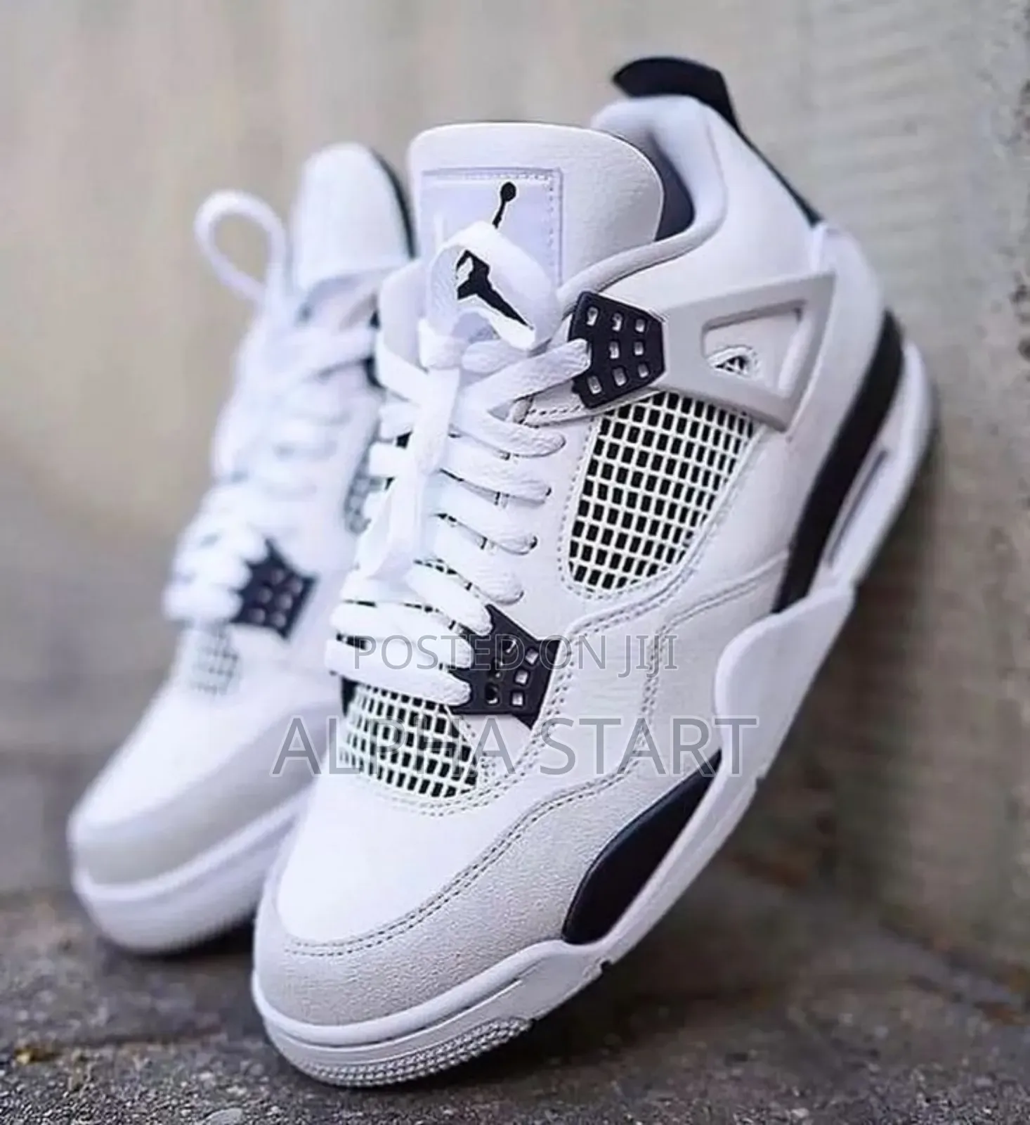 Air Jordan 4 Black / White High Quality Shoes for You
