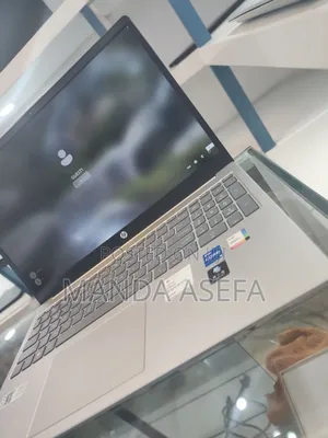 Photo - New Laptop HP Stream Notebook 16GB Intel Core I5 SSD 1T