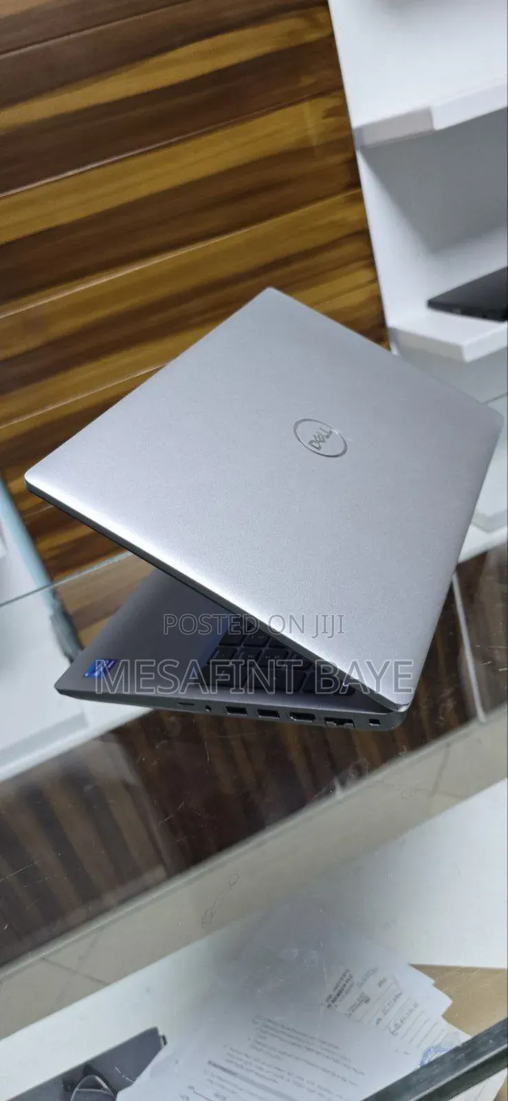 New Laptop Dell Precision 15 3520 8GB Intel Core I7 SSD 1T