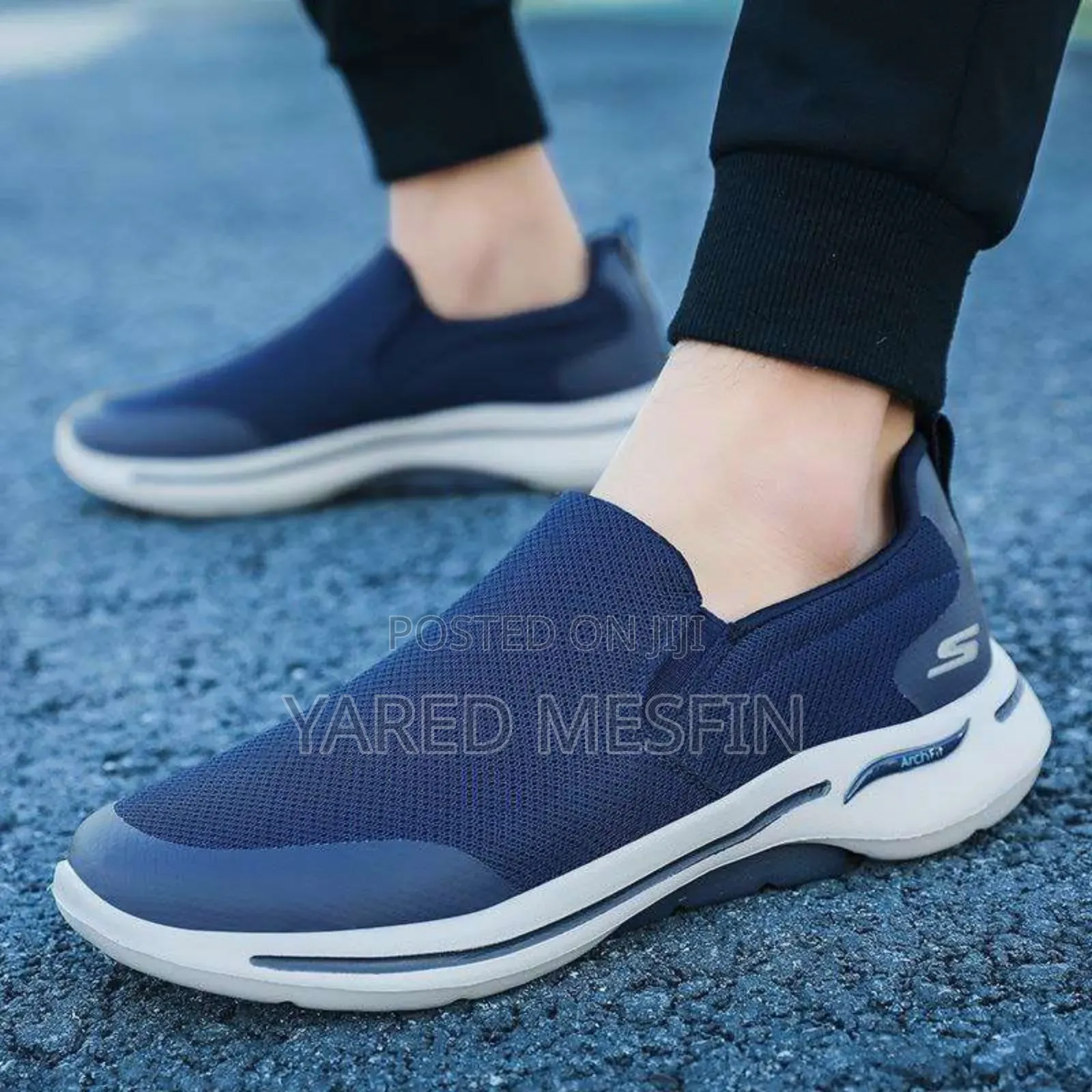Sketchers Arch- Fit