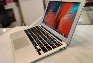 New Laptop Apple MacBook Air 2015 4GB Intel Core I5 SSD 128GB
