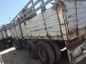 Iveco ኦባማ ከነተሳቢው
•2011 50ሺ ታርጋ