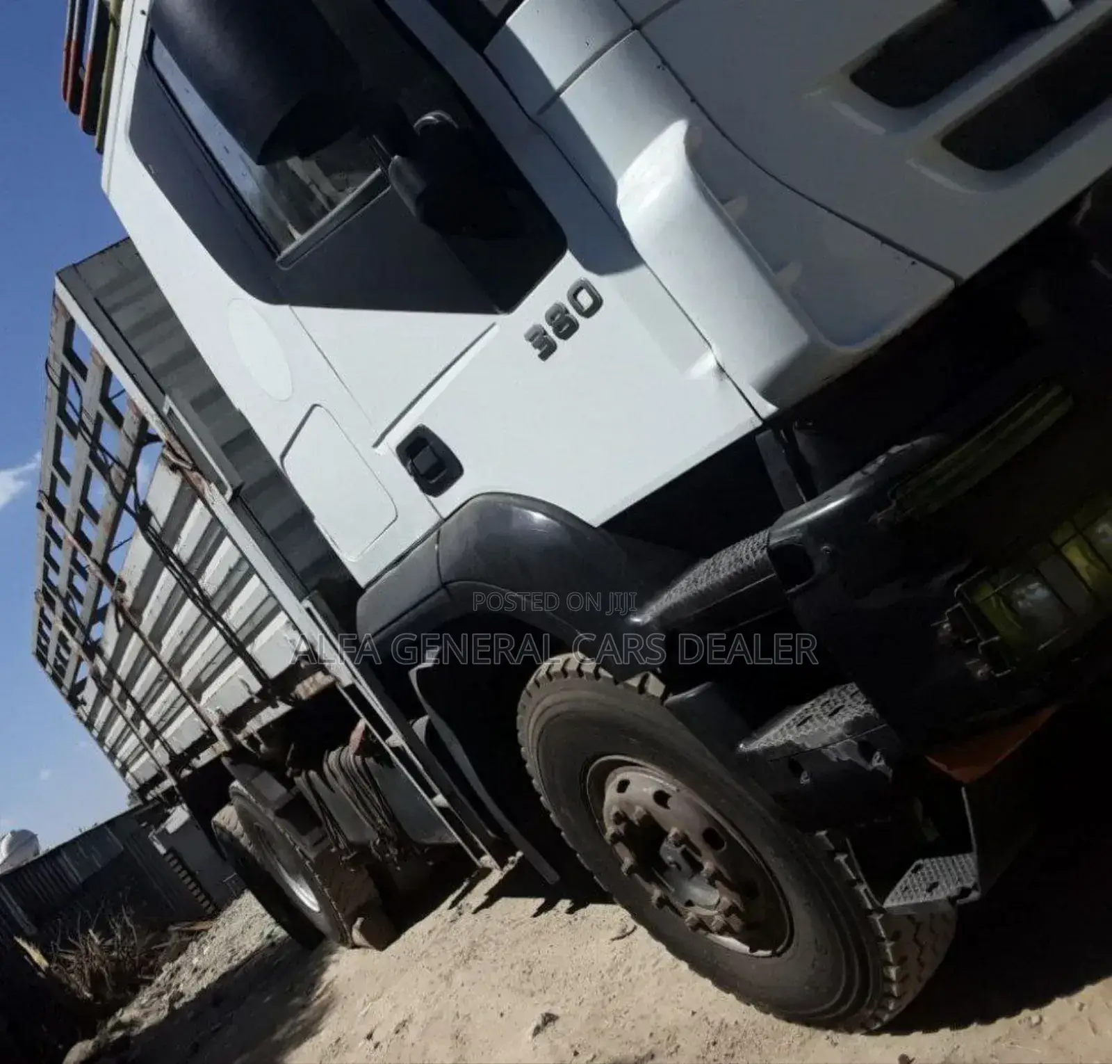 Iveco ኦባማ ከነተሳቢው
•2011 50ሺ ታርጋ
