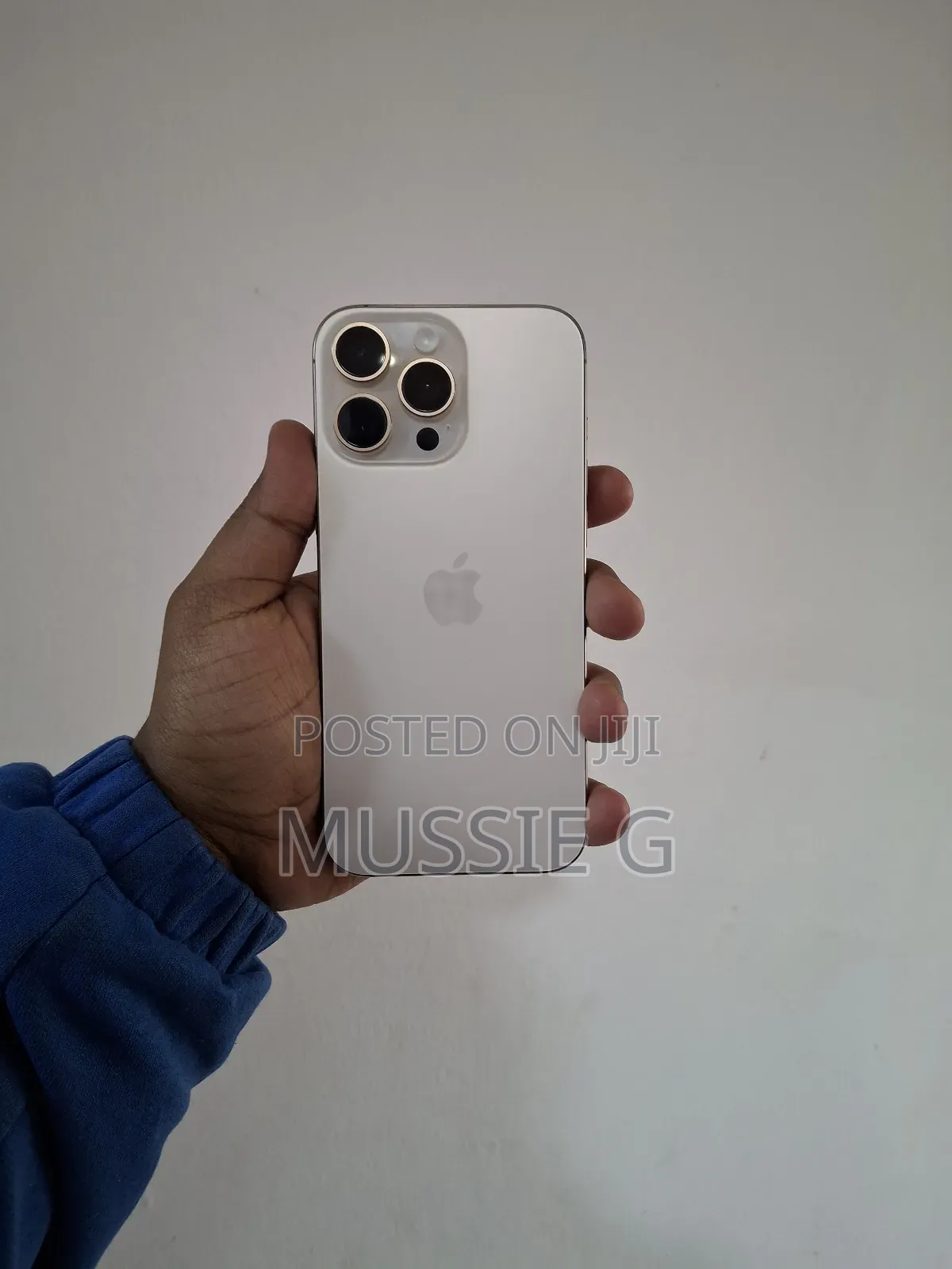 New Apple iPhone 16 Pro Max 256 GB Gold