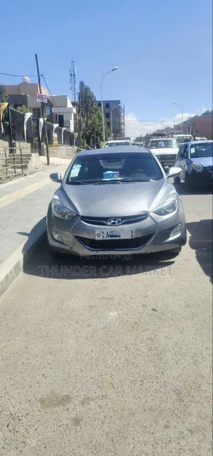 Photo - Hyundai Avante 2013 Silver