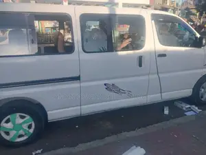 Toyota HiAce 2006 White