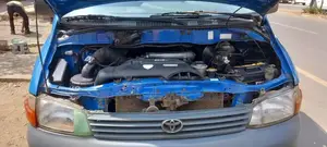 Photo - Toyota HiAce 2006 Blue