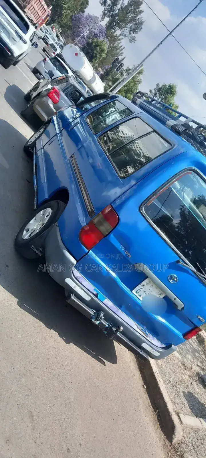 Toyota HiAce 2006 Blue