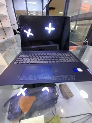 Photo - New Laptop Lenovo Ideapad 3 16GB Intel Core I7 SSD 512GB