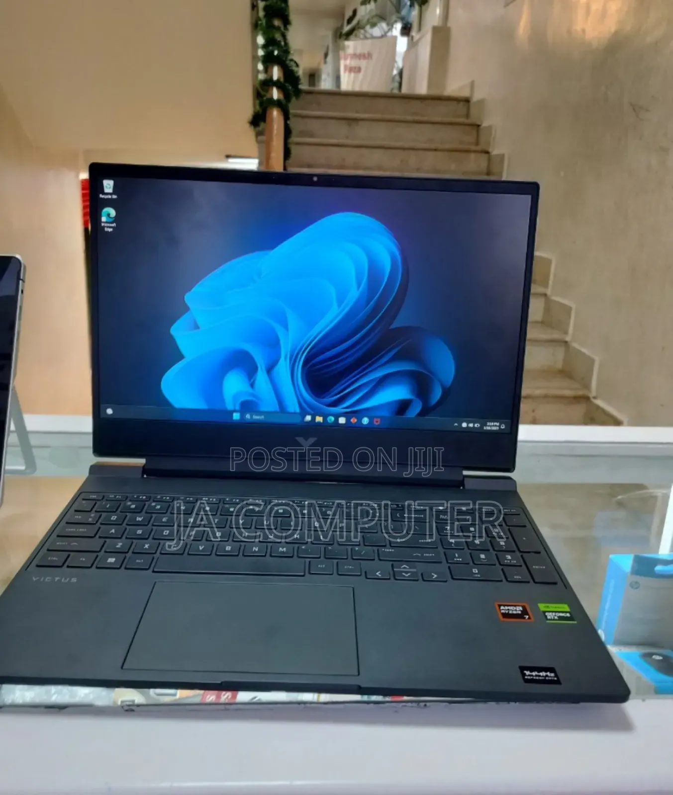 New Laptop HP Victus 15 16GB AMD Ryzen 7 SSD 1T