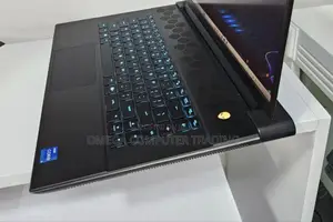 New Laptop Alienware M17x R2 16GB Intel Core i7 SSD 1T