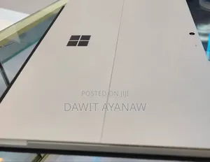 New Laptop Microsoft Surface Pro 7 8GB Intel Core I7 SSD 256GB