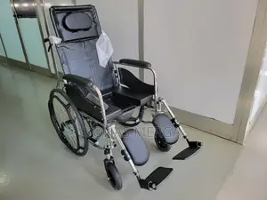 Reclining Commode Wheelchair縣內provide Smooth Maneuverability