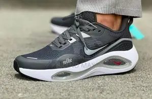 Photo - Air Zoom Running