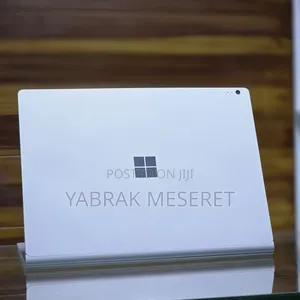 New Laptop Microsoft Surface Book 2 8GB Intel Core I5 SSD 256GB