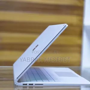 New Laptop Microsoft Surface Book 2 8GB Intel Core I5 SSD 256GB