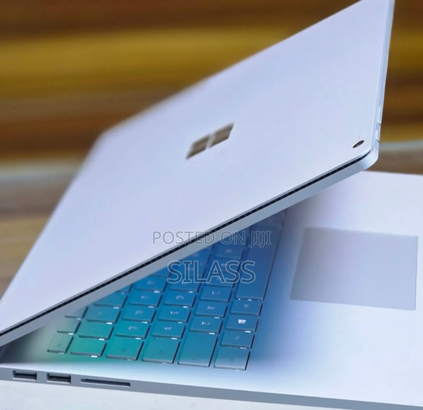 New Laptop Microsoft Surface Book 2 8GB Intel Core I5 SSD 256GB